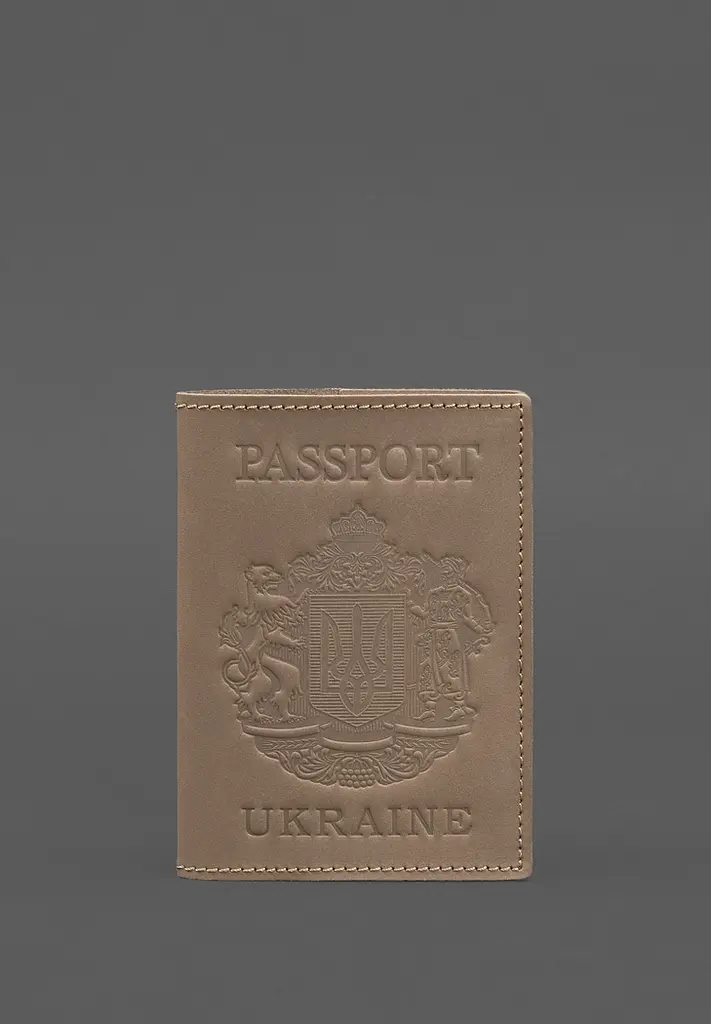 Шкіряна обкладинка для паспорта з українським гербом світло-бежева - фото 2