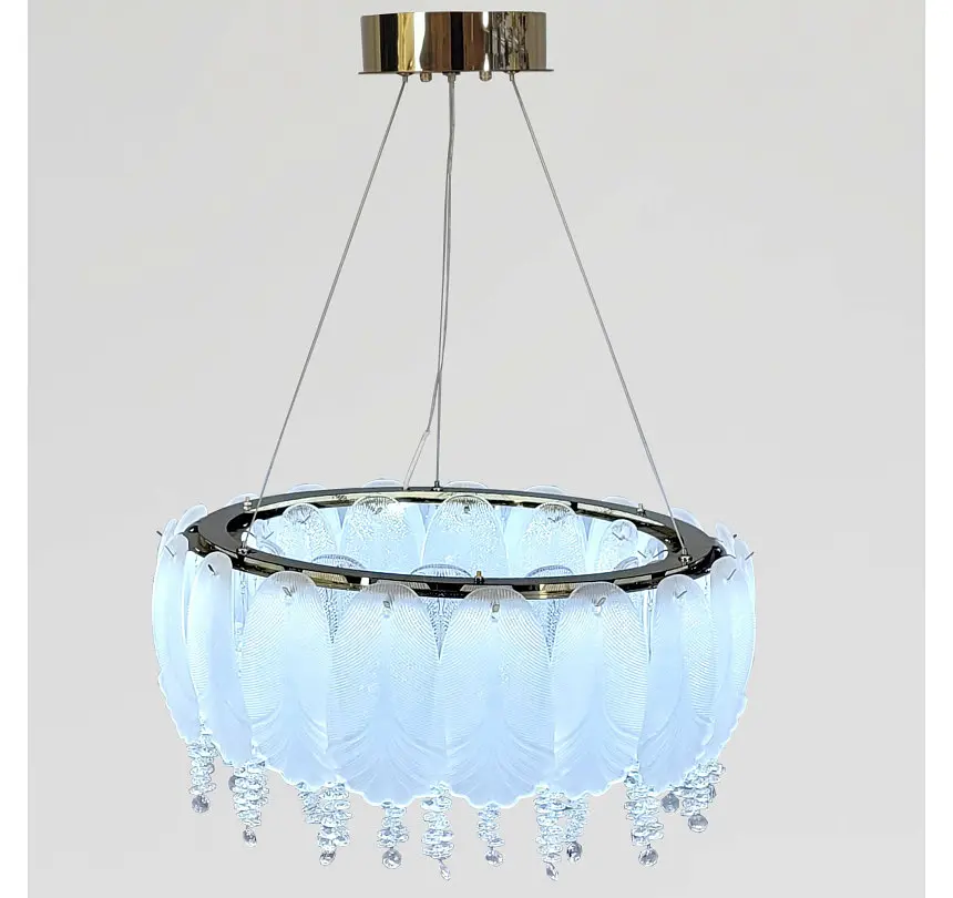 Кругла золота світлодіодна люстра Artlight 7097/550GD з матовим скляним листям і прозорим нижнім декором 95W - фото 3