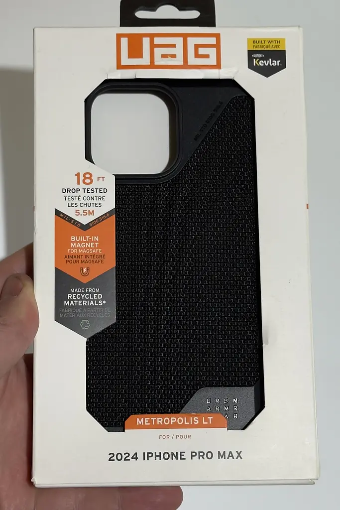 Оригинальный противоударный чехол UAG Metropolis LT MagSafe для iPhone 16 Pro Max Kevlar Black  - фото 2