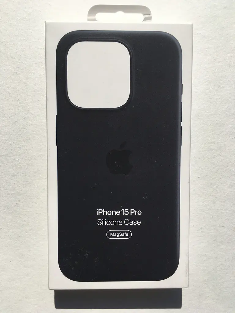 Оригінальний силіконовий чохол для iPhone 15 Pro Apple Silicone Case with MagSafe Midnight Black MT1A3ZM/A - фото 2