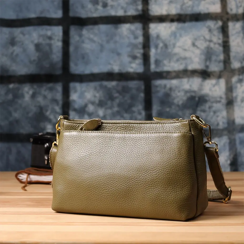 Стильна шкіряна сумка із щільним дном для жінок Vintage 22984 оливкова - фото 10