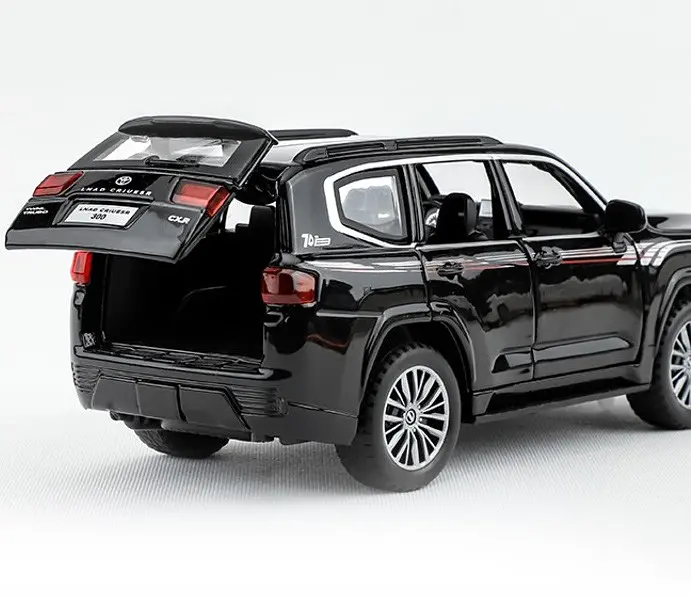 Колекційна металева модель позашляховика АвтоЕксперт Toyota Land Cruiser 300 з інерцією, світлом та звуком 1:32 - фото 5