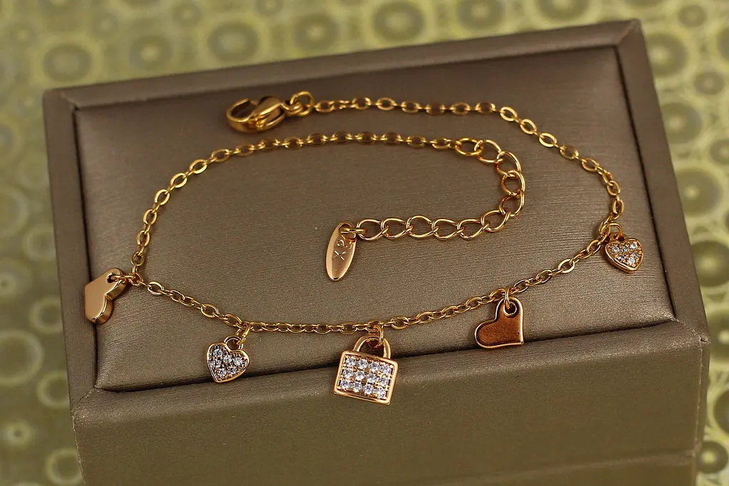 Браслет Xuping Jewelry замочок із сердечками 17 см подовжувач 3 см золотистий
