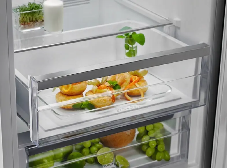 Холодильник Electrolux холодильне відділення 244 л морозильне відділення 94 л А+ NF (RNT7ME34K1) - фото 7