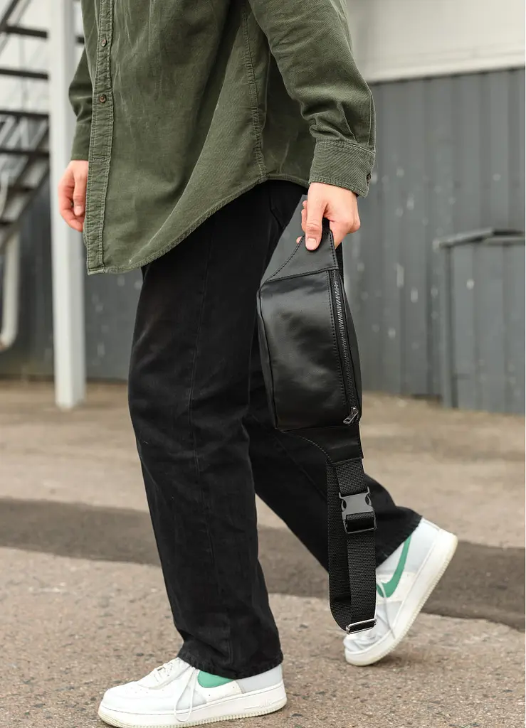 Мужская кожаная сумка бананка Sambag Tirso PSO черная 31 × 16 × 5 см (81119001m) - фото 5