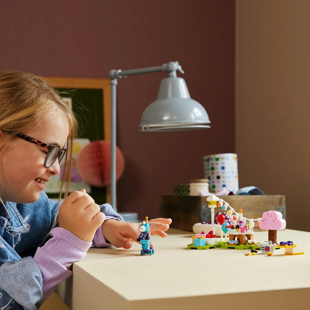 Конструктор LEGO Animal Crossing  Вечірка з нагоди дня народження Julian 170 деталей (77046) - фото 5