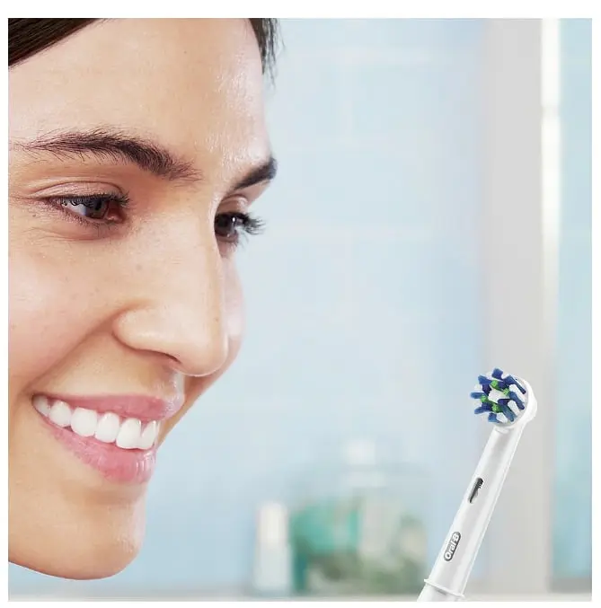 Зубна електрощітка Braun Oral-B Pro1 D305.513.3X CrossAction Black - фото 7