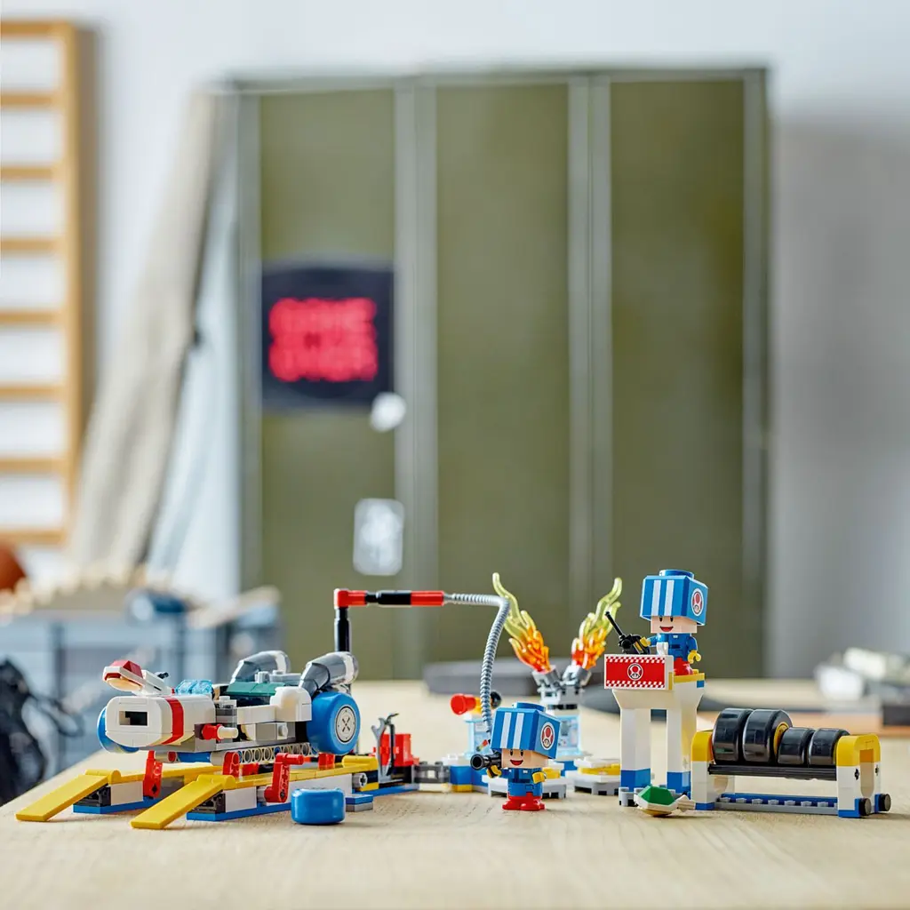 Конструктор LEGO Super Mario Mario Kart - Toad's Garage 390 деталей (72035) - фото 7