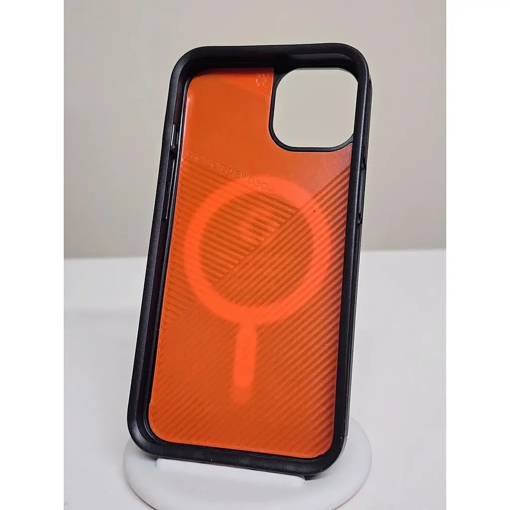 Противоударный чехол Gear4 для iPhone 13 / iPhone 14 (6.1") Battersea MagSafe Black (702008215) - фото 7