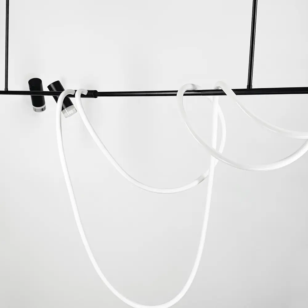 Стильная удлиненная LED люстра с тремя спотами длиной 150 см Ст. MBJ 7-1500-3 BK | Line F - фото 5