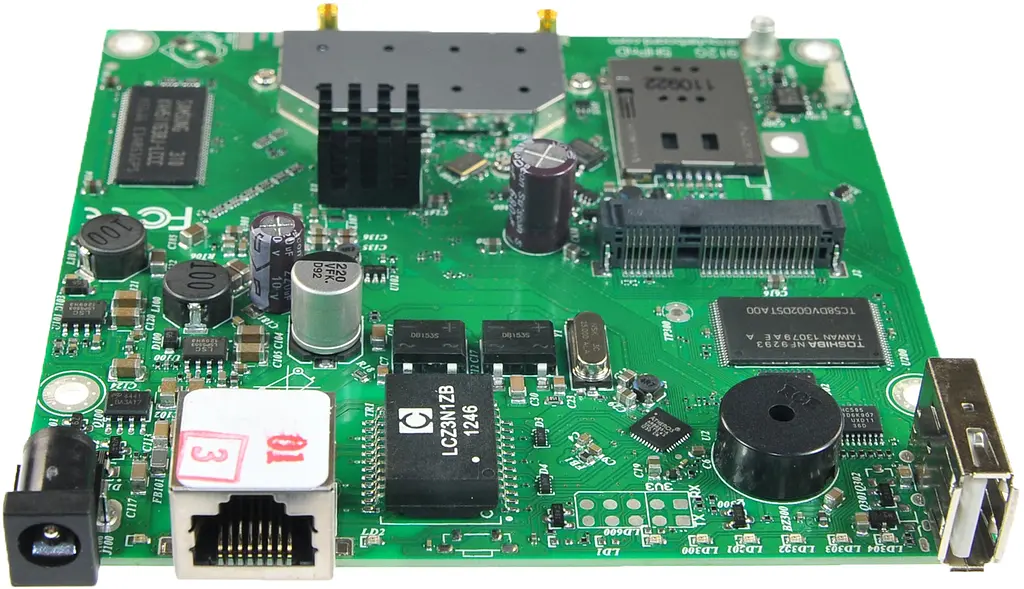Маршрутизатор Mikrotik RB912UAG (RB912UAG-2HPnD), 600Mhz Atheros CPU, 64MB RAM, 1xGigabit - фото 2