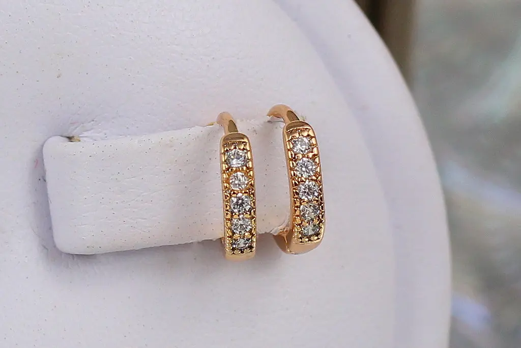 Сережки Xuping Jewelry дитячі доріжки з камінців 10 мм золотисті - фото 3