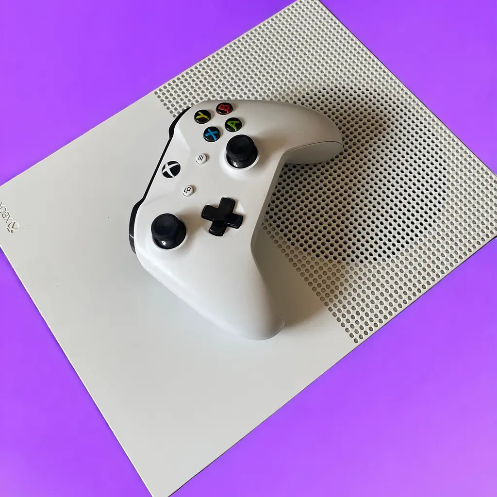 Стационарная геймерская консоль Microsoft Xbox One S 1 ТВ, 2 джойстика, Гарантия - фото 2