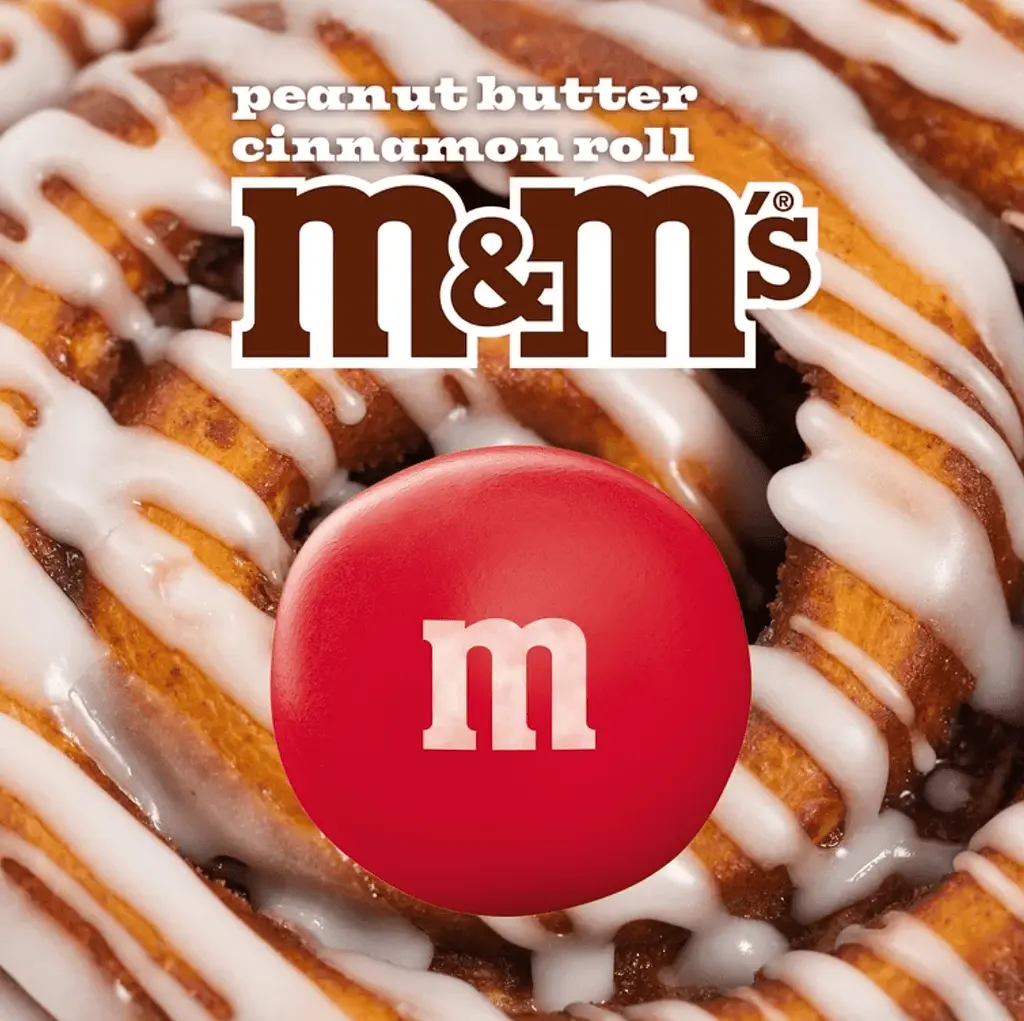 Драже M&M's Peanut Butter Cinnamon Roll Chocolate Candy 243г - фото 3