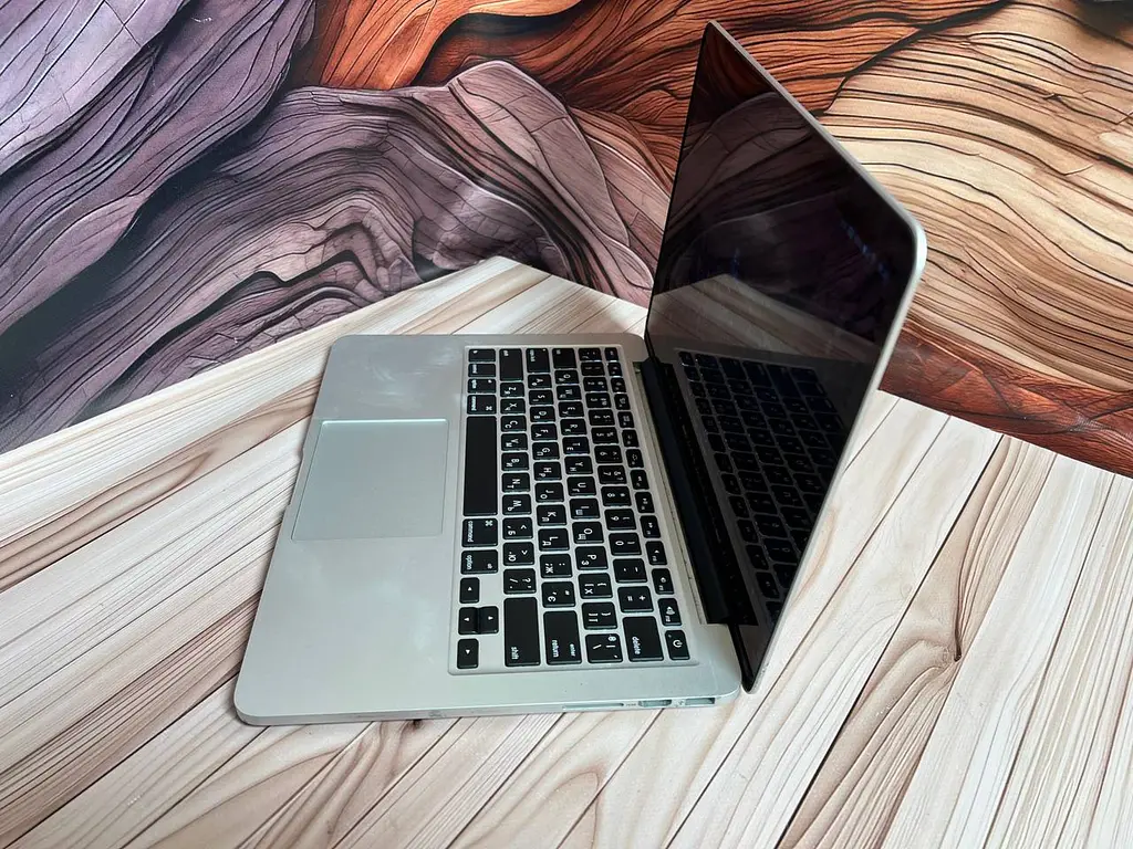 Б/в Ноутбук Apple MacBook Pro 13" 2014 A1502 i5-4308U/16/256 (C02P71JBG3QR) - фото 3