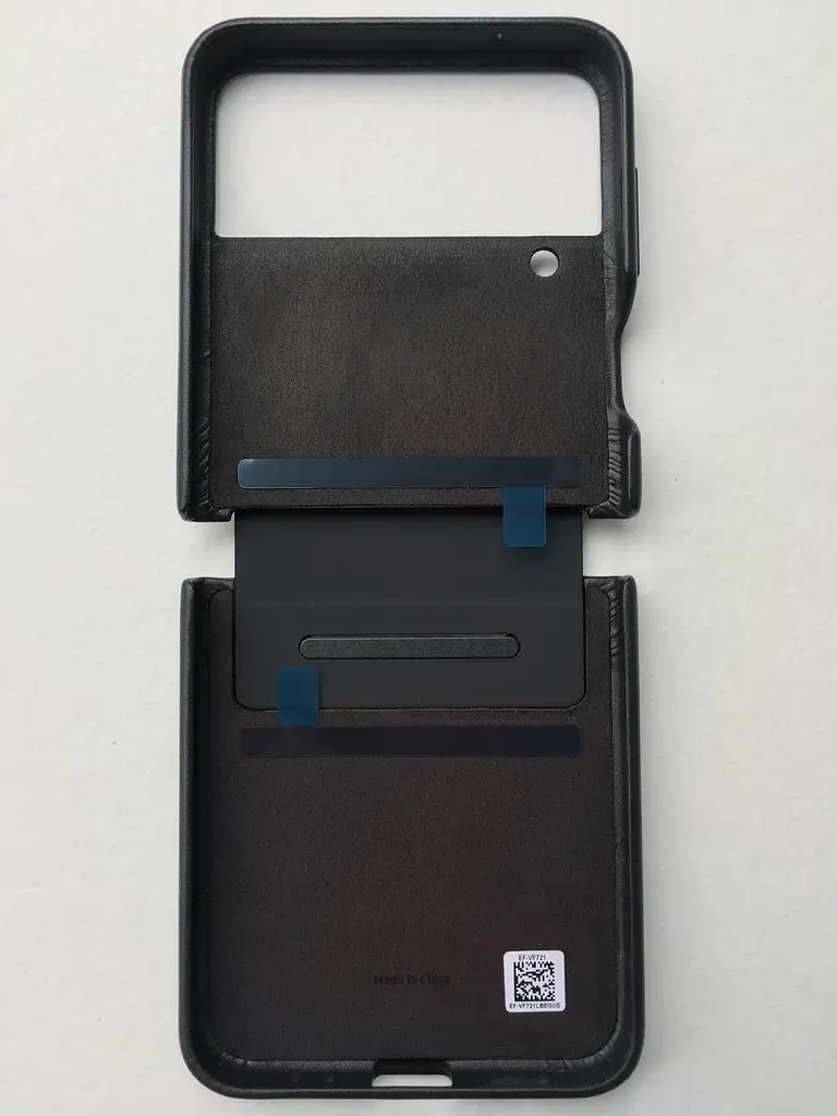 Оригінальний шкіряний чохол Leather Cover Samsung Galaxy Z Flip4 Black (EF-VF721LBEGUA) - фото 9