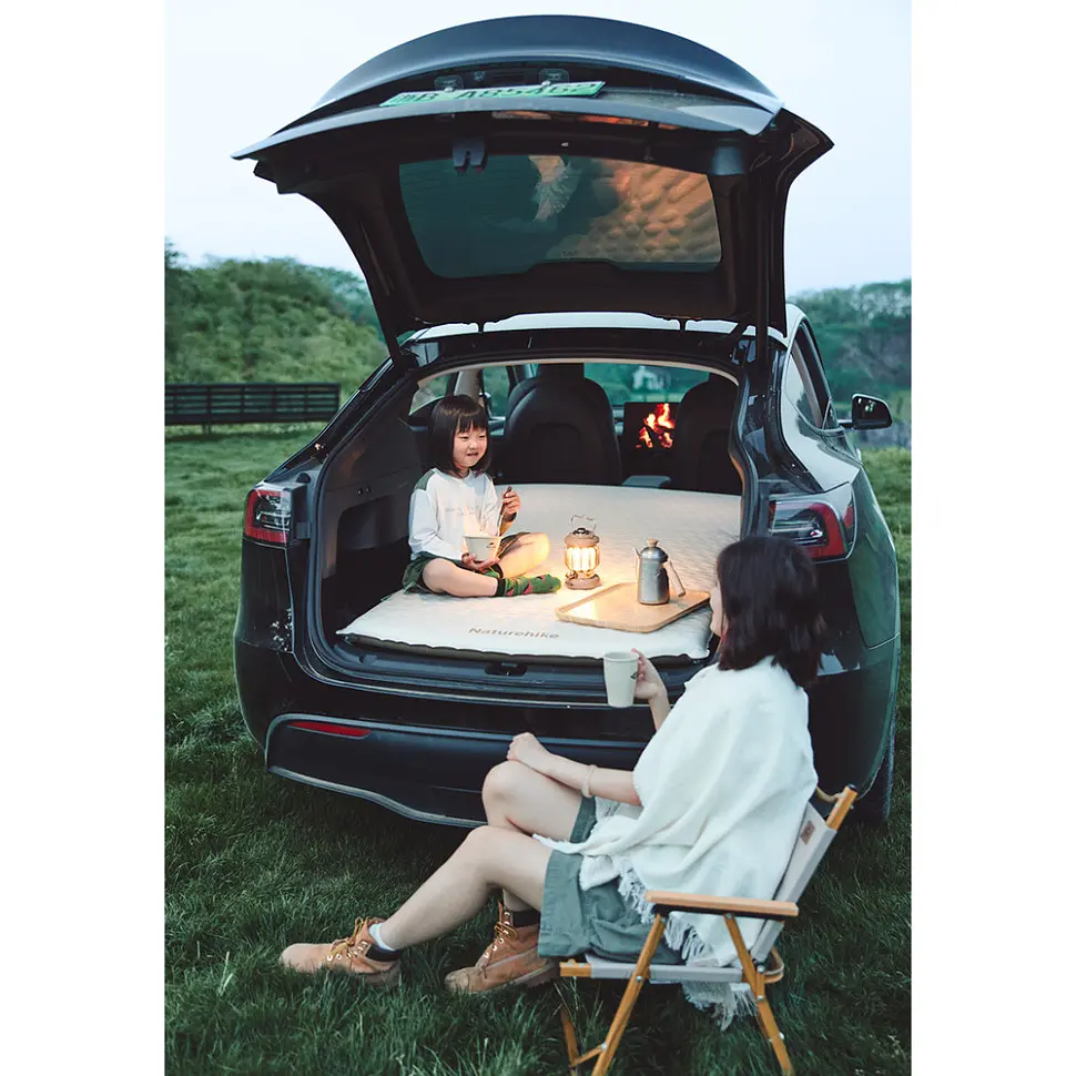 Матрац автомобильный кемпинговый двухместный Naturehike CNK2450WS010, 197х134х6,5 см светлый со встроенной помпой для надува - фото 3