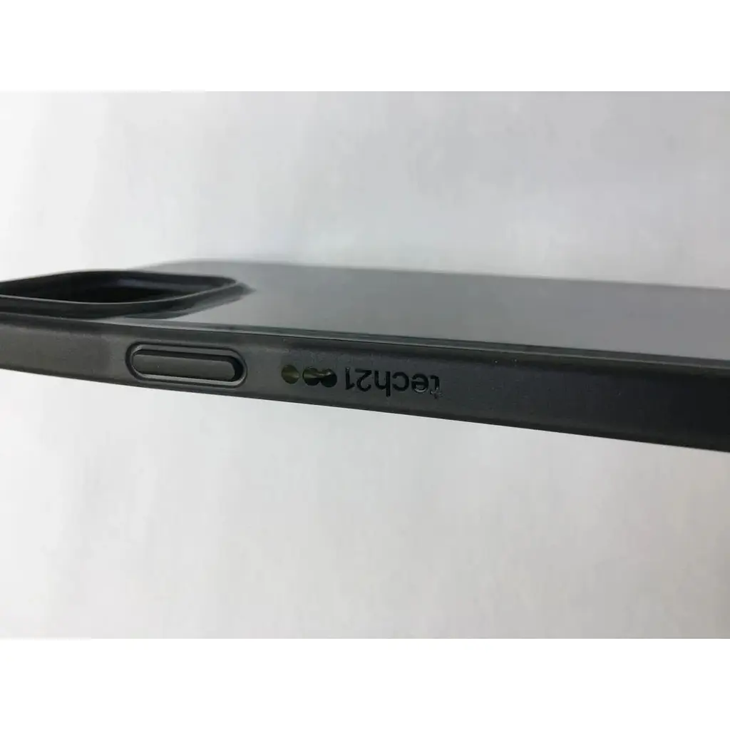 Оригинальный противоударный чехол Tech21 Evo Check для iPhone 12 Pro (6.1") Smokey Black T21-8373 - фото 4