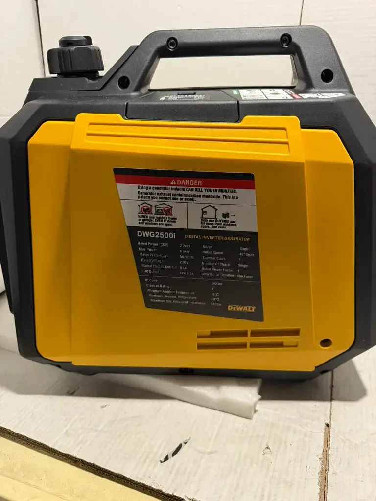 Інверторний Генератор бензиновий DeWalt DWG2500i 2.5 кВт мідна обмотка ручний стартер  - фото 3