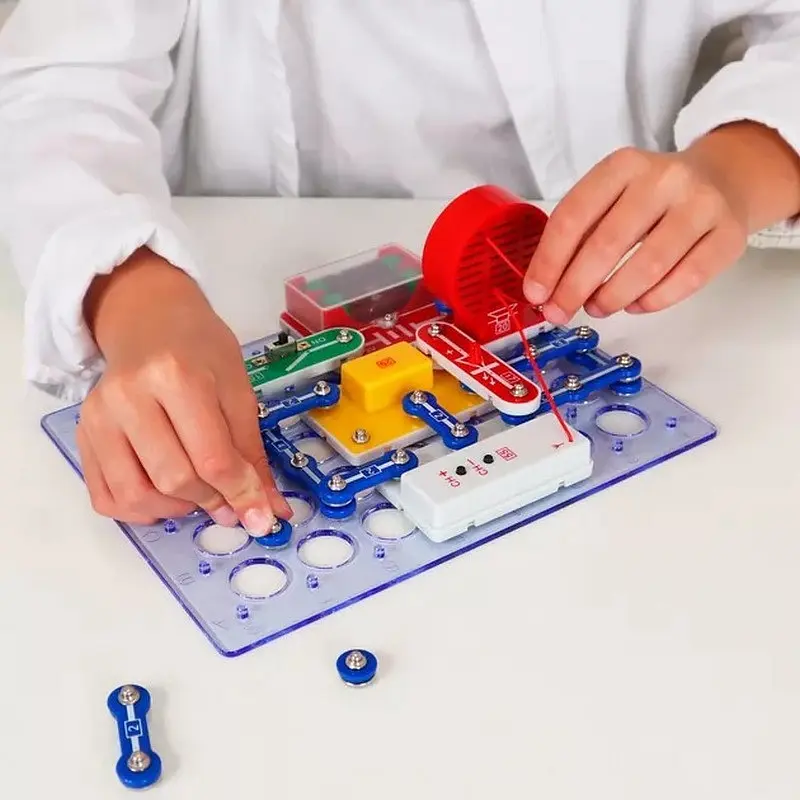 Конструктор електронний Збираємо радіо Doka D70703 музика та світло - фото 4