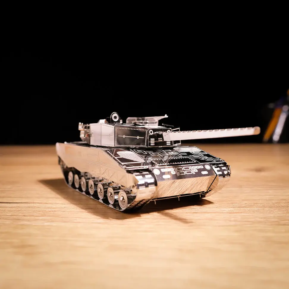 Коллекционная модель Metal Time Leopard 2 Tank MT079 - фото 3