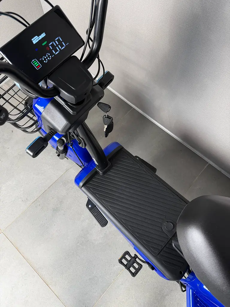 Электровелосипед EVOBIKE Nova S 500W 48V 12Ah с 2 сиденьями, корзиной и поворотниками, простой и надежный для города и села, синего цвета - фото 3