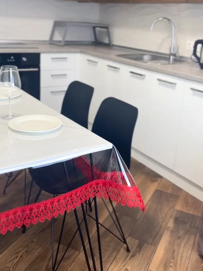 Силіконова скатертина з червоним мереживом 7 см 390х110 см - фото 10