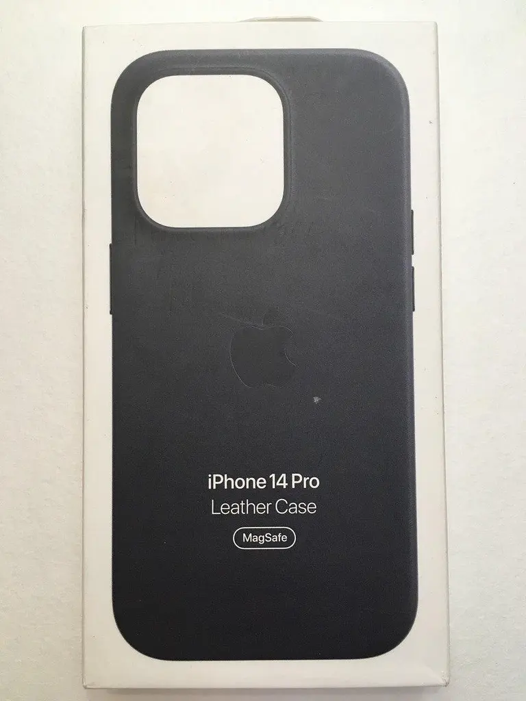 Оригінальний шкіряний чохол Apple Leather Case MagSafe MPPG3ZM/A для iPhone 14 Pro (6.1") Black - фото 3