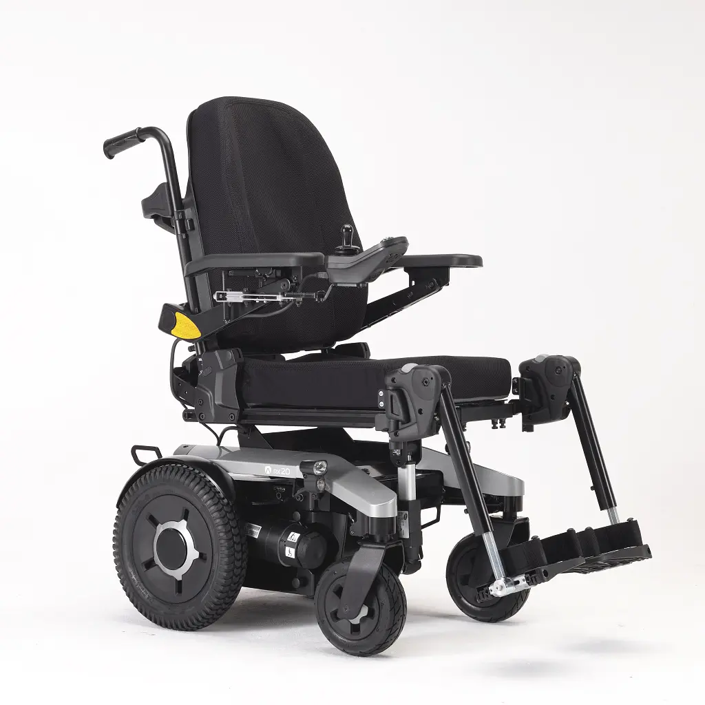 Кресло-коляска с электроприводом Invacare AVIVA RX20 Размер 2 (AVIVA RX20/43/чорний-1766) - фото 3