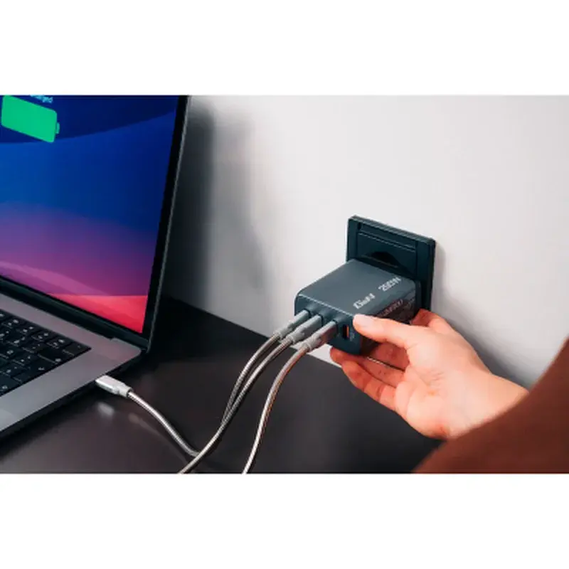 Зарядний пристрій Verbatim GaN 200 W 4 ports (2xUSB-C-100 W,USB-C-65 W /USB-A -3.0) (32204) - фото 8