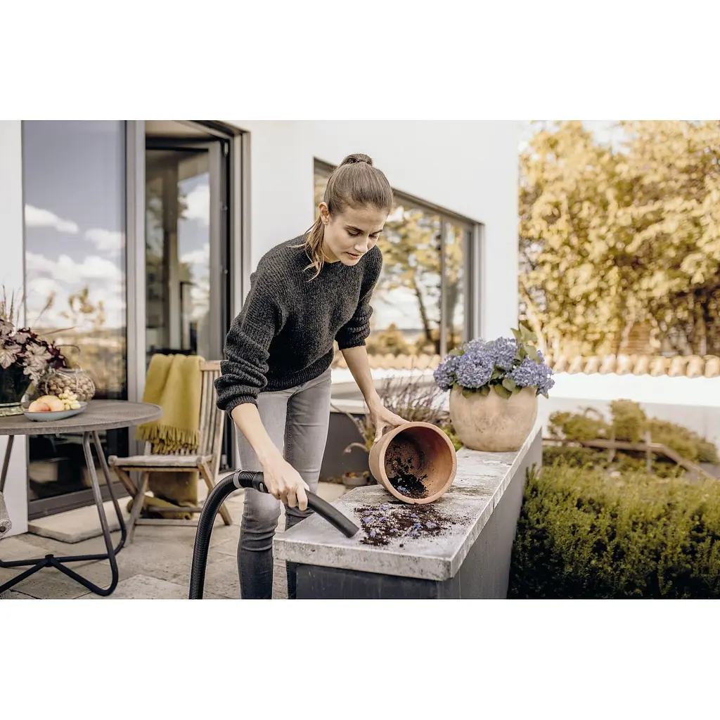 Контейнерный пылесос для дома Karcher WD 3 17/4/2 Красивый бумажный фильтр-мешок для сухой и влажной уборки. - фото 5