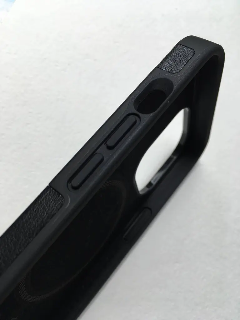 Оригінальний протиударний чохол для iPhone 13 Pro (6.1") Gear4 Brooklyn MagSafe Black - фото 2