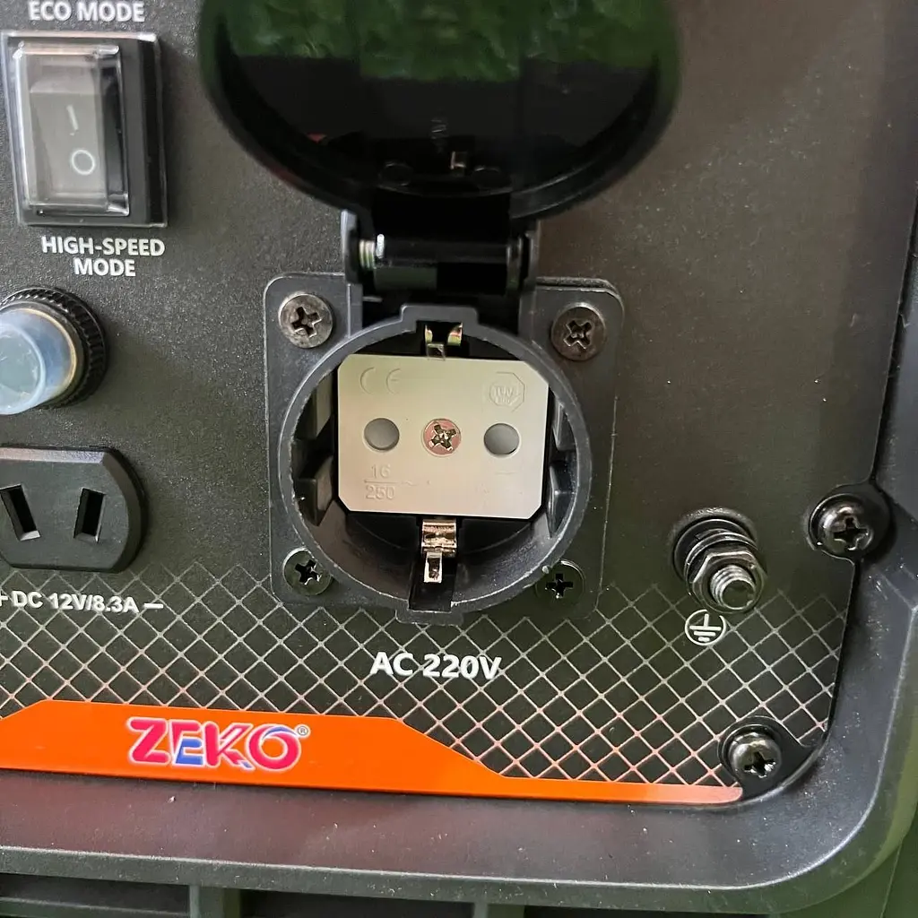Інверторний бензиновий генератор ZEKO ZK7700S-INV (3,5/4.0 кВт) - фото 3