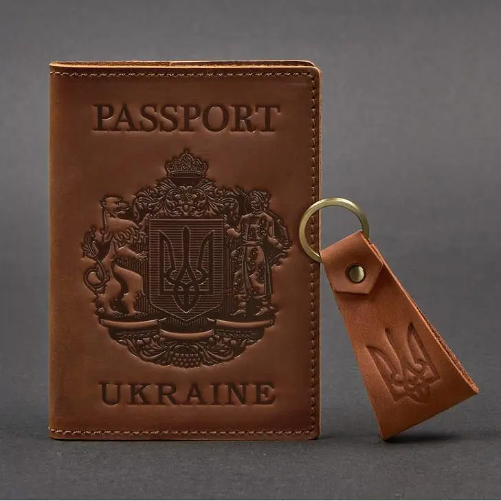 Подарунковий набір шкіряних аксесуарів з українською символікою світло-коричневий - фото 5