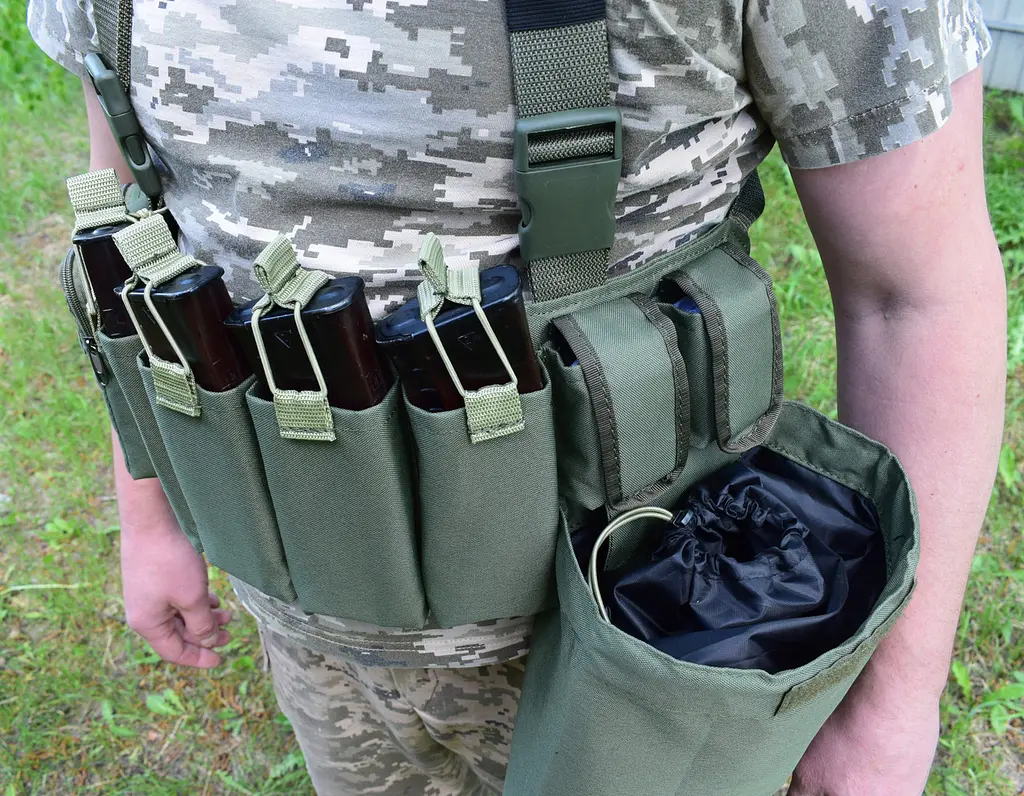 Жилет розвантажувальний з сумкою для скидання магазинів Novator G-4 Khaki - фото 2