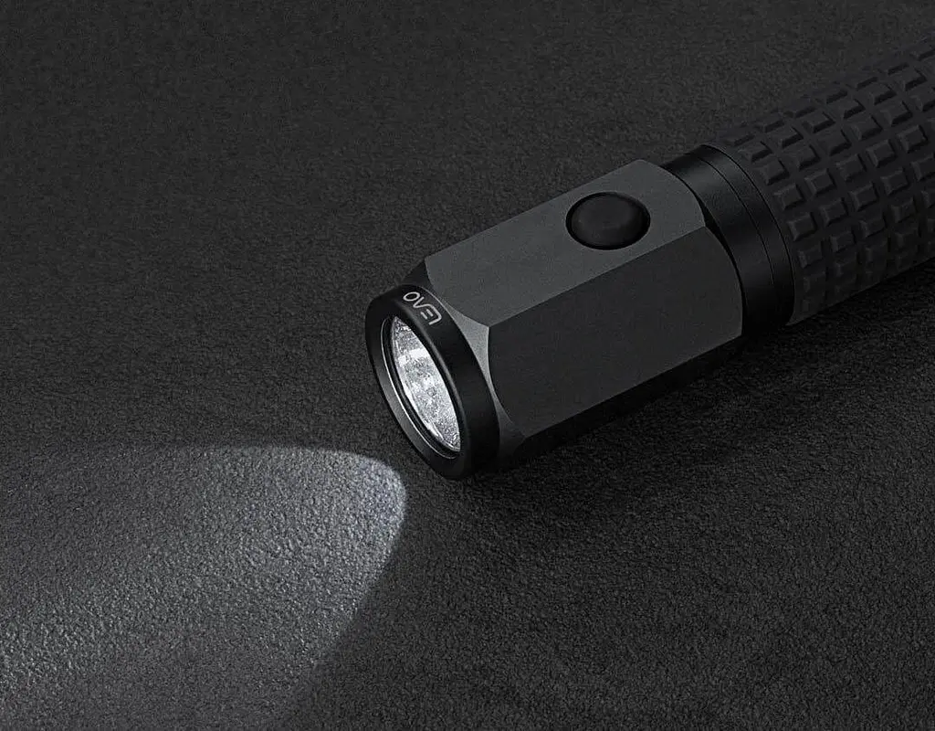 Автомобильный спасательный мультитул XiaomiAnao A10 Car Safety Hammer Flashlight (Black) - фото 4