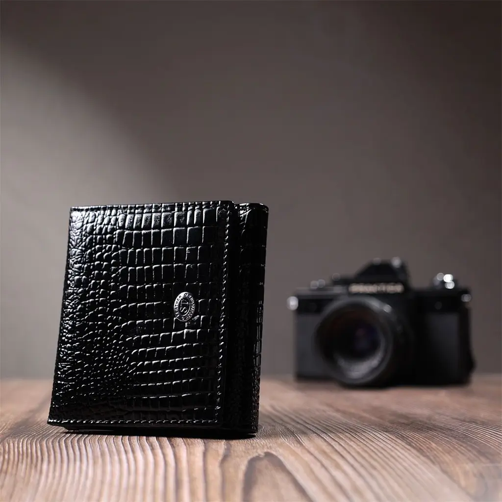 Компактний жіночий гаманець з натуральної лакованої шкіри ST Leather 22688 чорний - фото 9