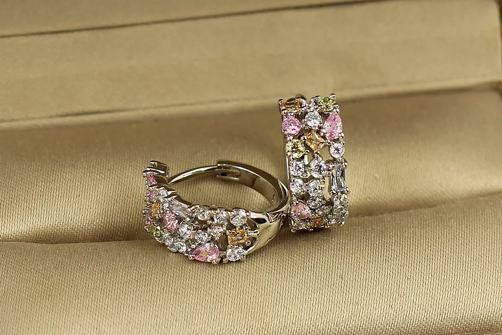 Сережки Xuping Jewelry Фієрія з різнокольоровими каменями 1,5 см сріблясті - фото 2