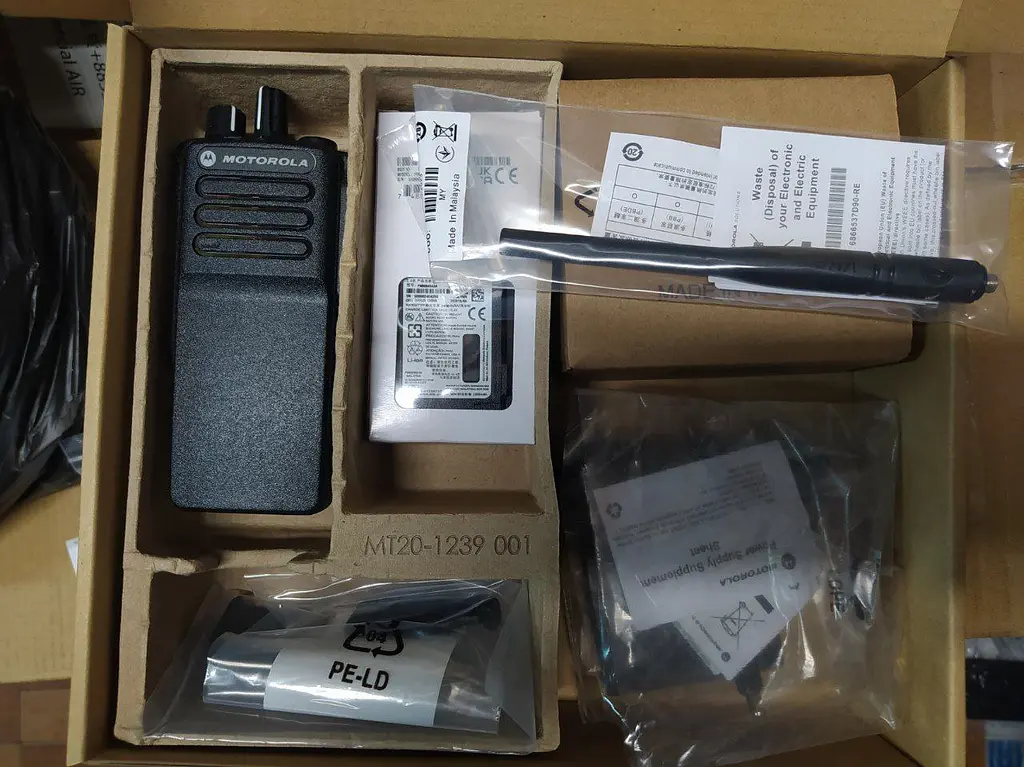 Рація Motorola DP4400E VHF AES 256 + гарнітура - фото 2