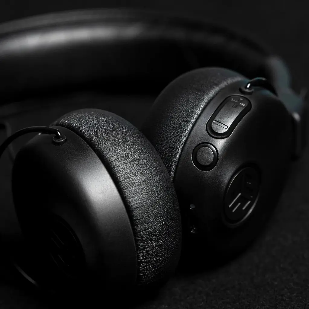 Навушники Jlab Studio ANC Wireless Black (IEUHBASTUDIOANCRBLK4) - фото 5