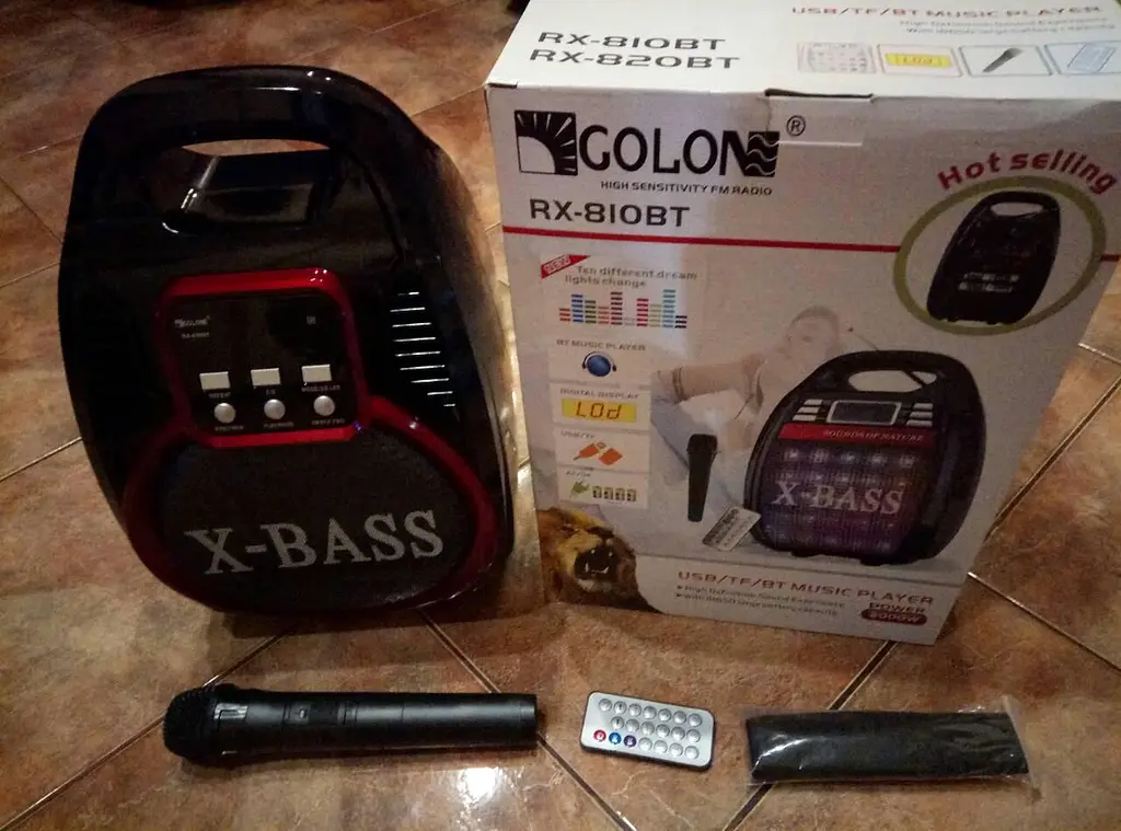 Колонка акумуляторна Bluetooth MP3 FM Караоке GOLON RX-810 70 Вт - фото 6
