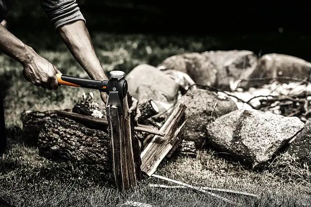 Сокира-молот будівельна Fiskars Pro IsoCore S 1,1 кг / 36 см (1062936) - фото 6