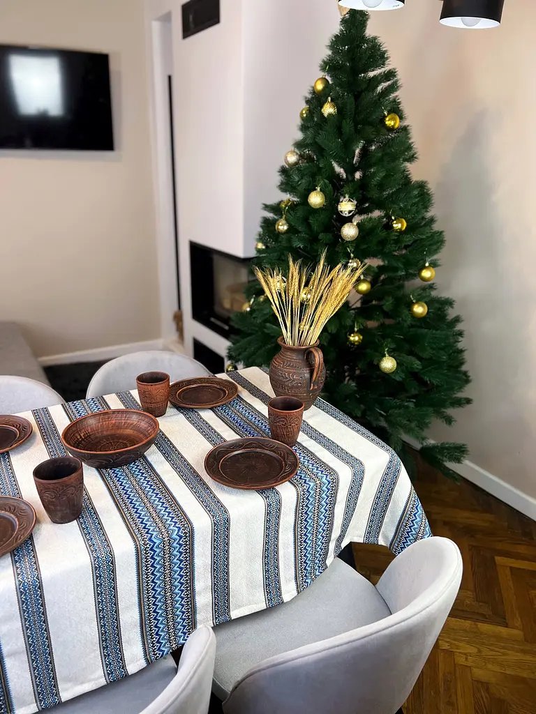 Льняная скатерть рождественскя с украинским орнаментом "Рандеву синий" - 330х150 см - фото 8