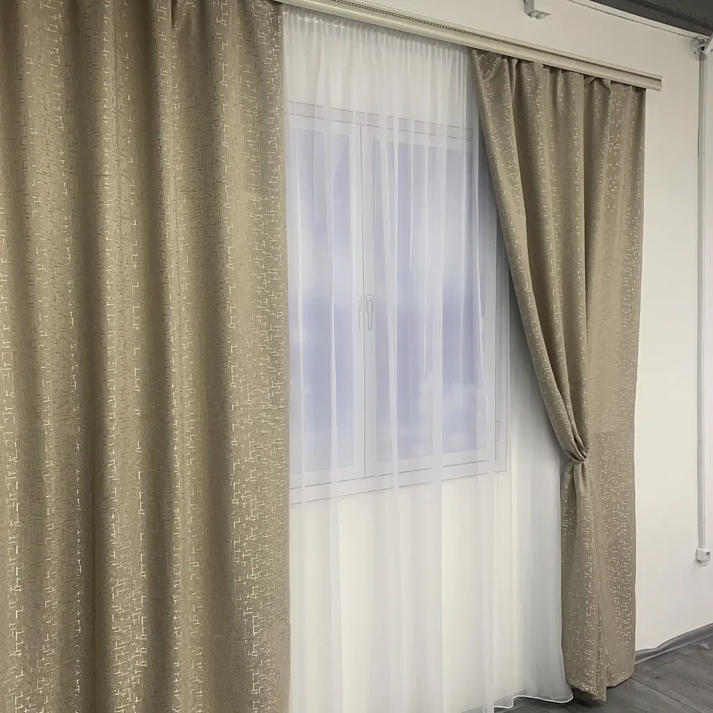 Льняні мармурові блекаут штори бежевого кольору 2шт. 150х270 з білим шифоновим тюлем 400х270, на тасьмі ALBO pbe0052666 - фото 8