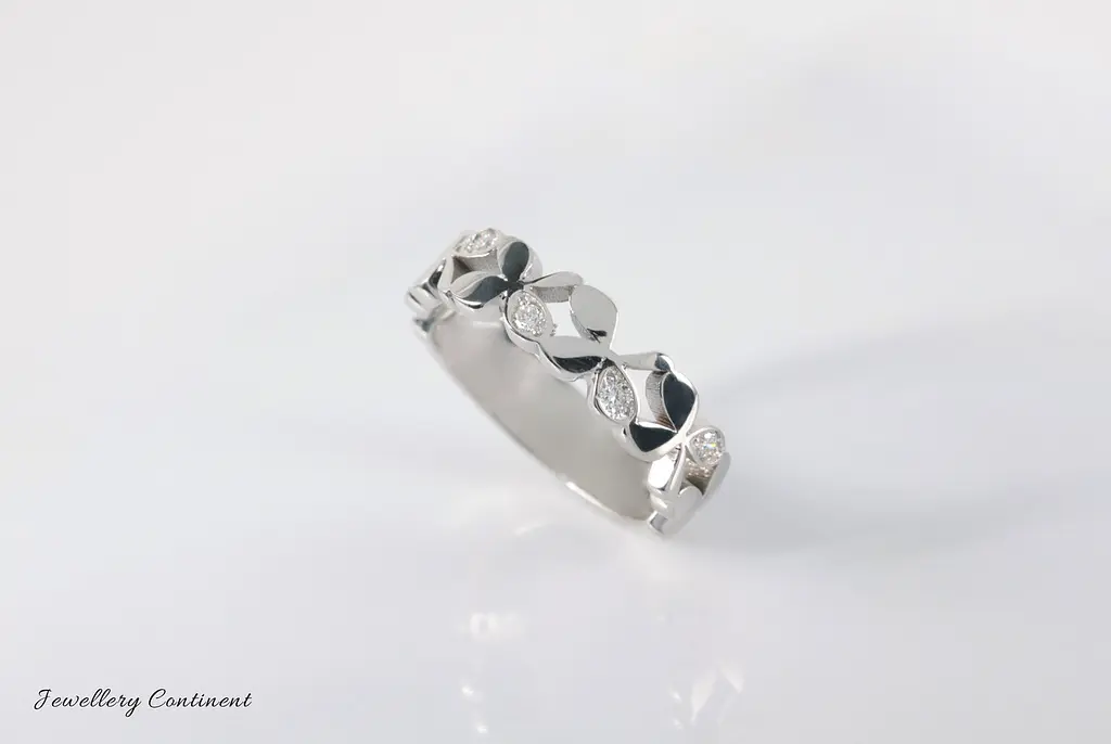 Каблучка клевер з білого золота з діамантами 18 K-0178