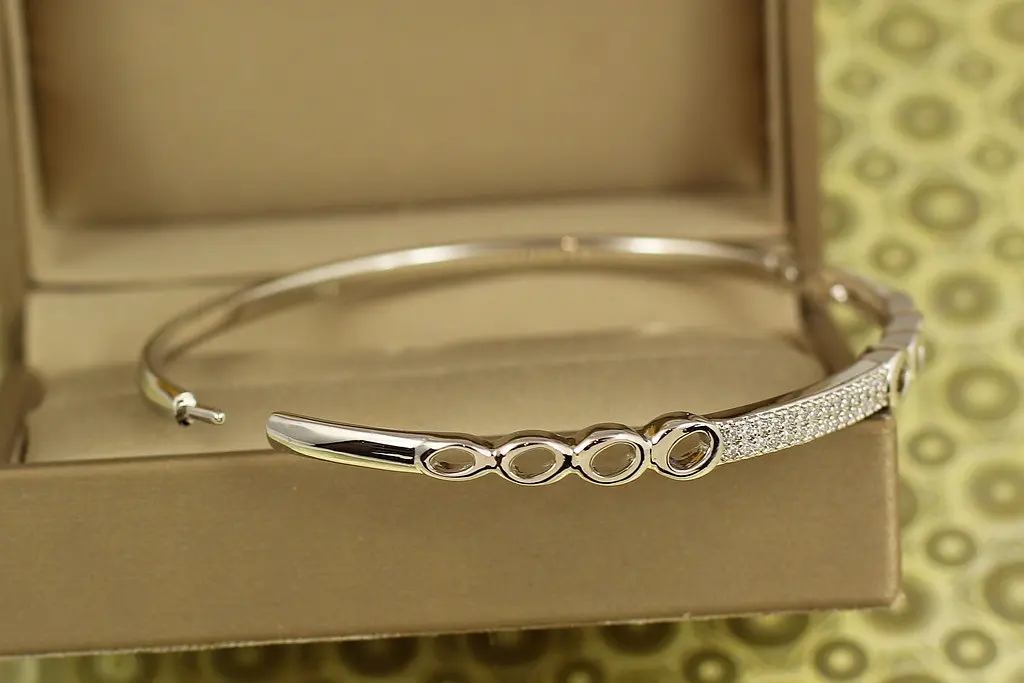 Браслет бенгл Xuping Jewelry Срібні орбіти від 17 см до 19 см сріблястий - фото 2