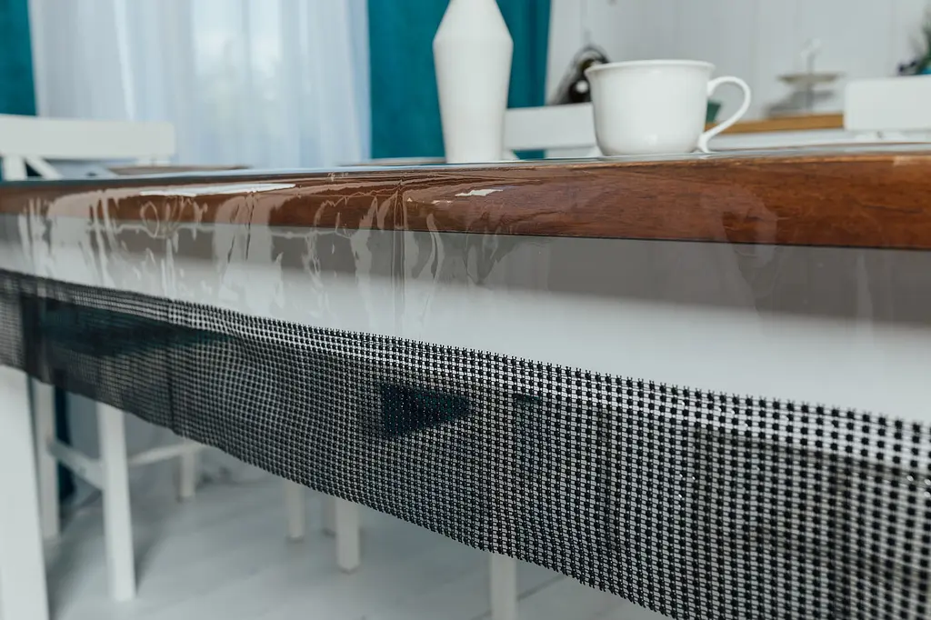 Скатертина силіконова з чорною стразовою стрічкою 220х180 см - фото 3