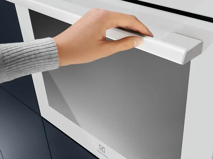 Духова шафа електрична Electrolux A дисплей конвекція телескопічні напрямні 65 л білий - фото 3