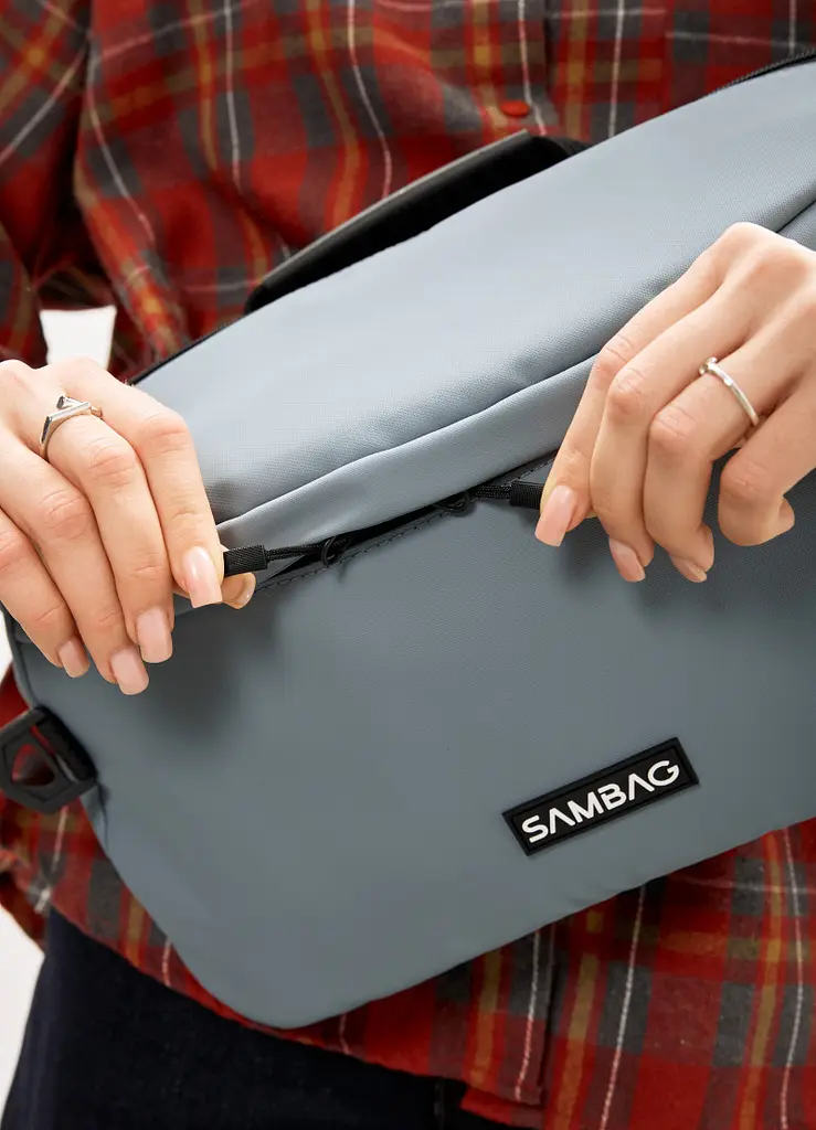 Жіноча cумка-бананка під ноутбук Sambag Urban Laptop блакитна 46 × 26 см (51411010) - фото 7