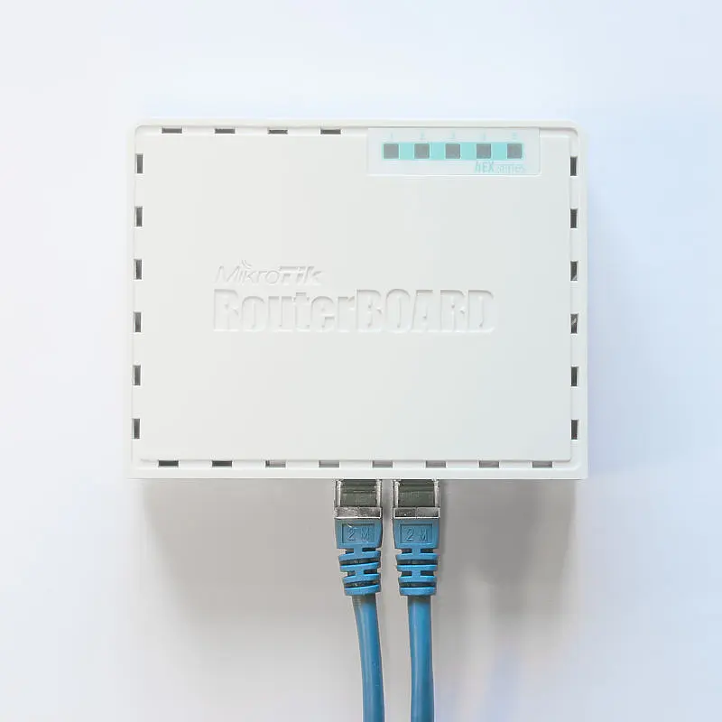 Маршрутизатор MikroTik hEX (RB750Gr3) - фото 4